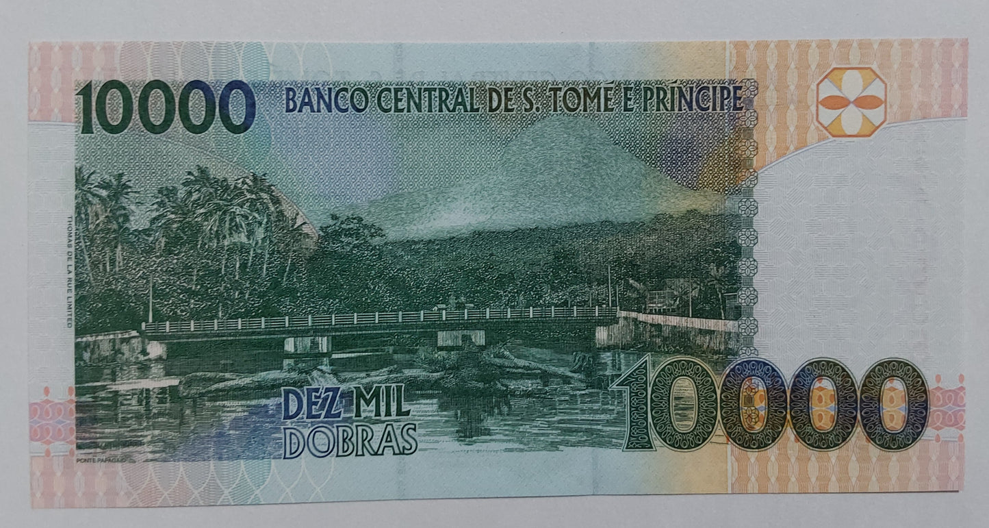 Sao Tome E principe 10 000 Dobras 2013 P66d UNC - ZealHobbieZ