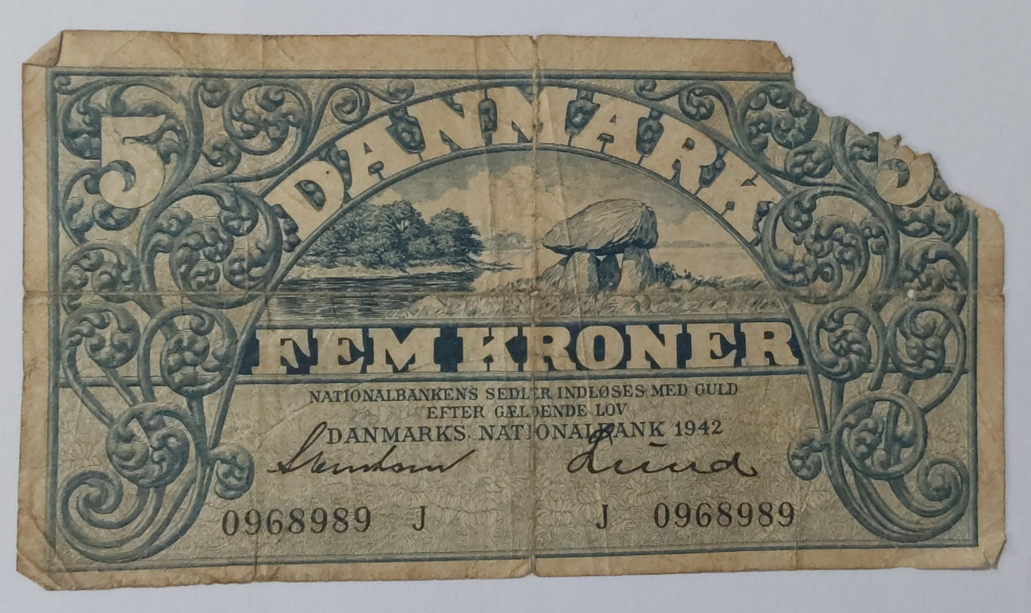 Denmark 5 Kroner 1942 Heavily Used and Teared note P30h Used note ending serial no:989 - ZealHobbieZ