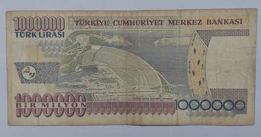 Turkey 1 000 000 Lira 2002 P213 Used note ending serial no:220 - ZealHobbieZ