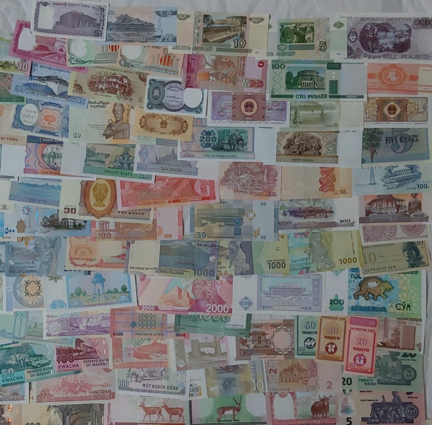 Lot of 100 Different Notes UNC