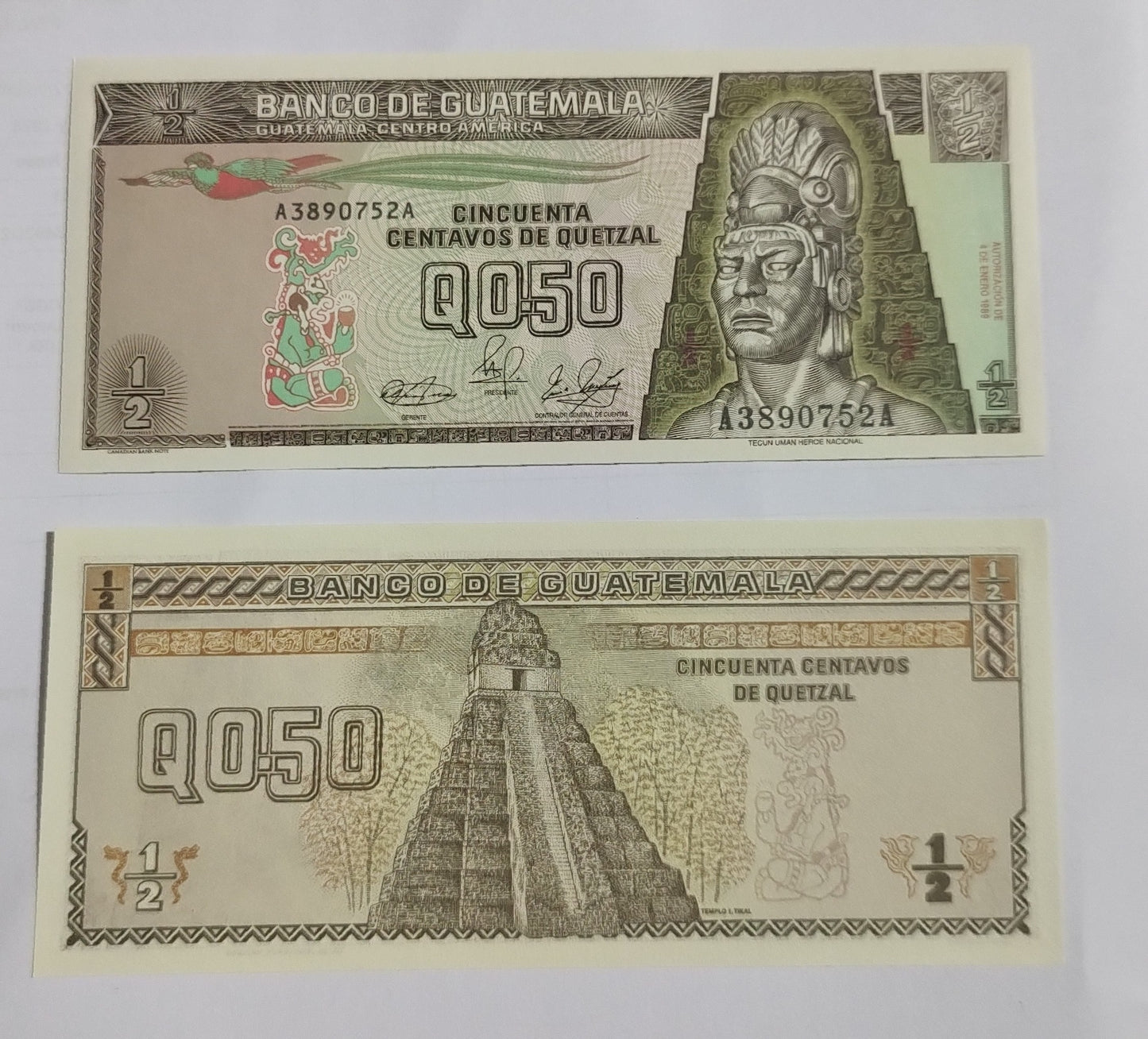 GUATEMALA ½ QUELZALES 1989 P-72 UNC